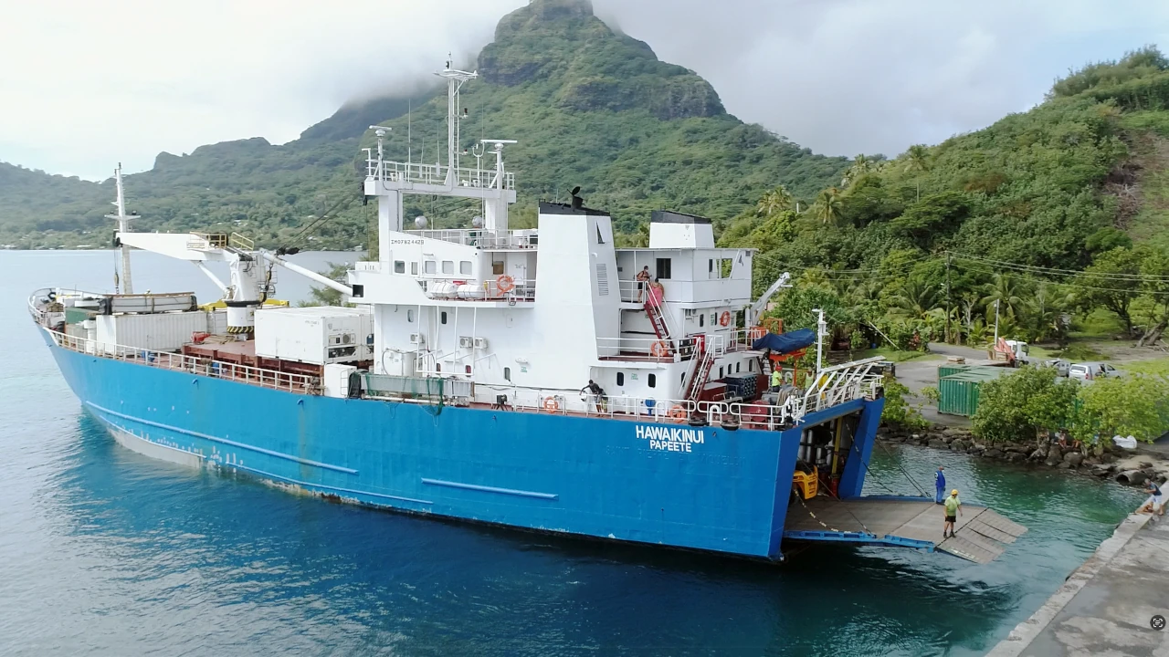 L'Hawaikinui, une goélette au coeur des îles sous le vent
