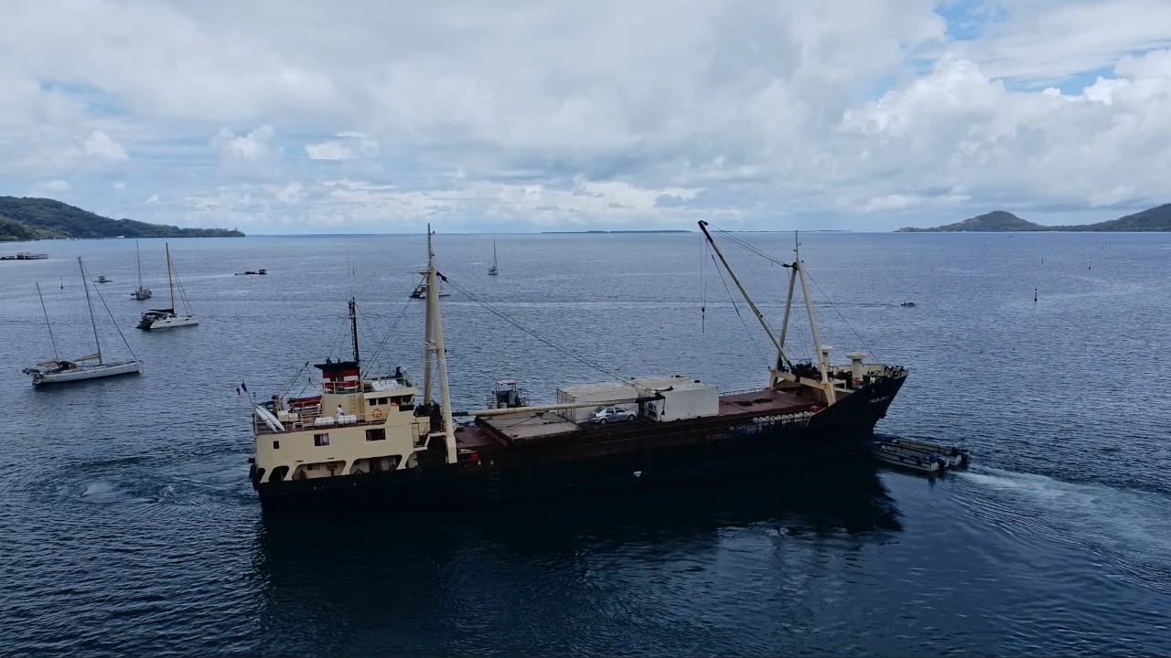 GOELETTE NUKUHAU-DIRECTION LE BOUT DU MONDE